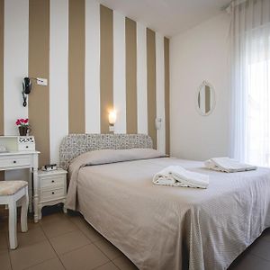 Camera con letto king size
